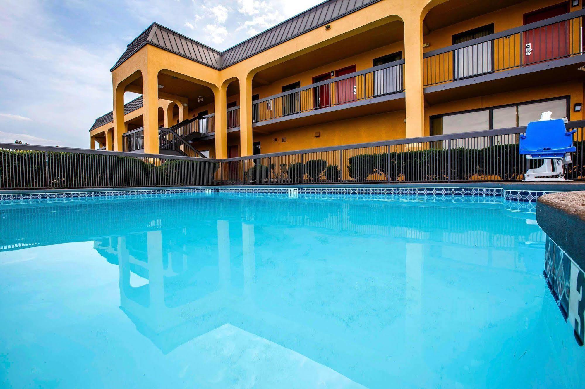 Quality Inn Airport - Southeast Irondale Exterior photo